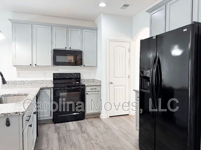 39 Mossycup Rd - Photo 4 of 16