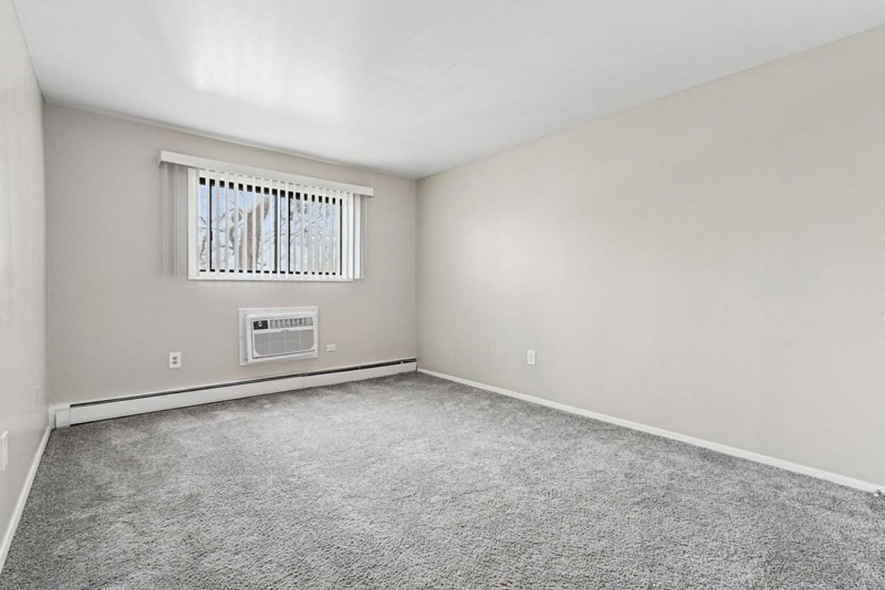 Country Chalet Apartments - Photo 6 of 41