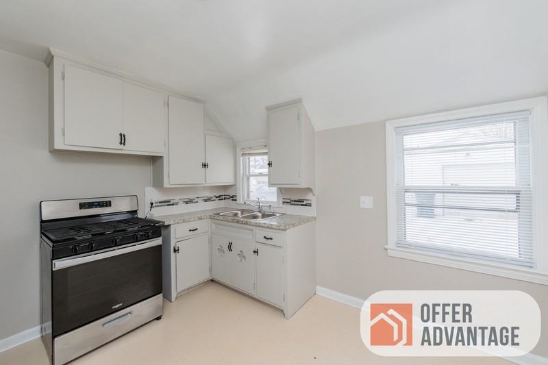 12024 Darlington Ave - Photo 5 of 10