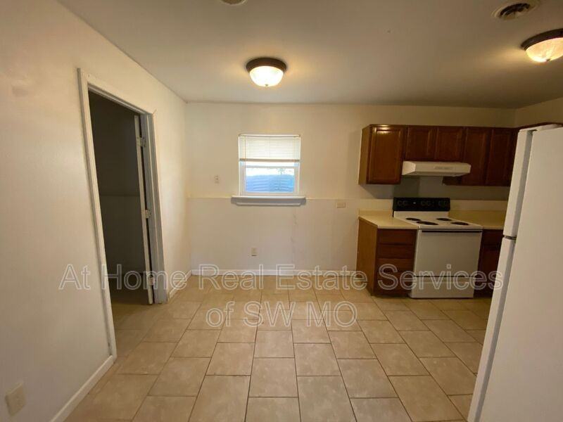 773 South Ave #A - Photo 3 of 8