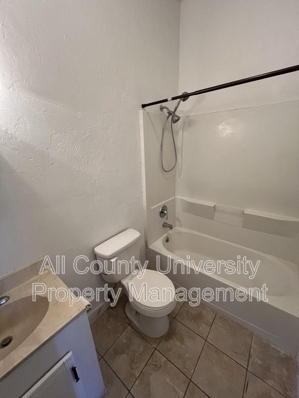 112 Ne Cholokka Blvd #A - Photo 7 of 7