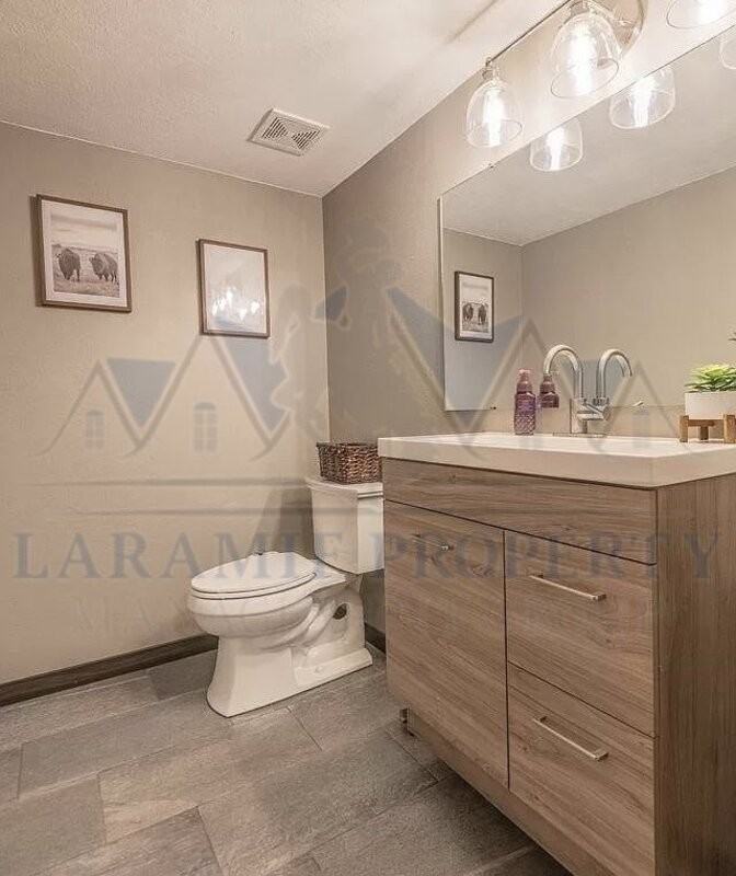 1706 Palmer Dr - Photo 2 of 17