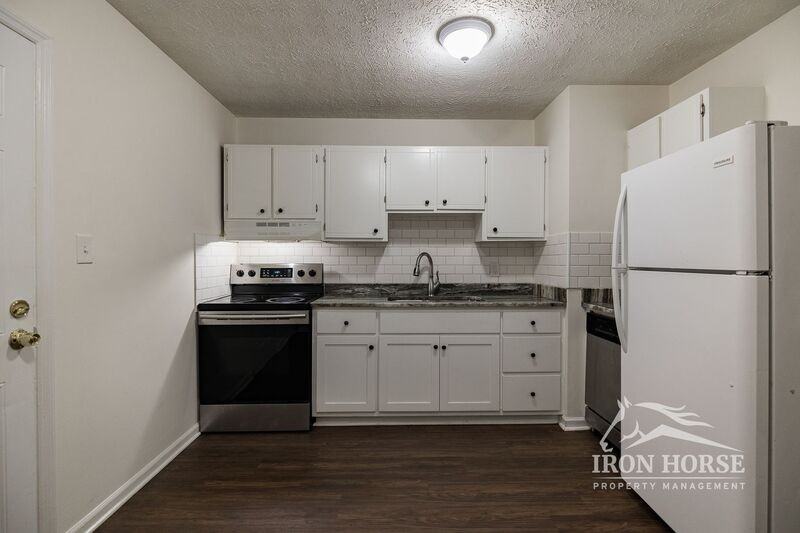 325 Lexington Hts #325 - Photo 4 of 13