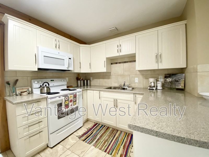 826B Lawson Ave - Photo 2 of 12