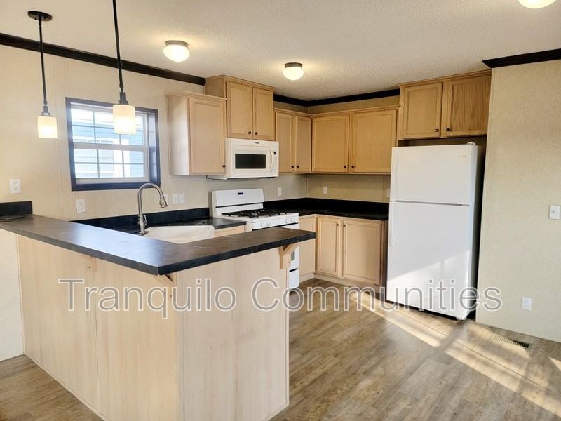 107 Dunewood Dr - Photo 2 of 4