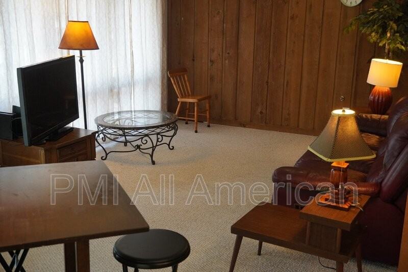 220 Foxkroft Dr - Photo 3 of 39