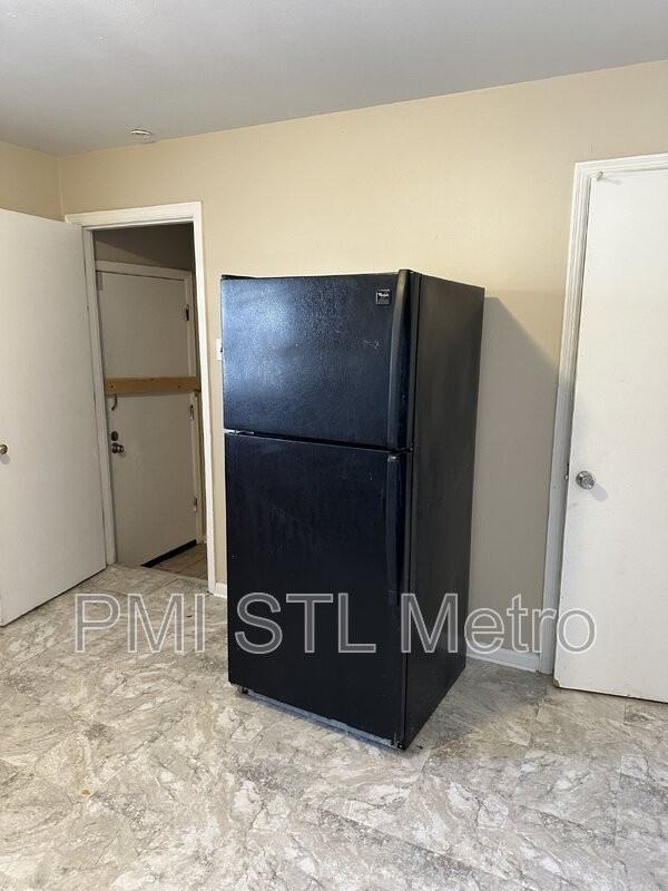 1201 Walker Ave - Photo 4 of 14