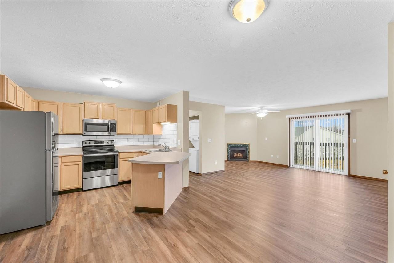 1-6 Rainbow Circle - Photo 4 of 19