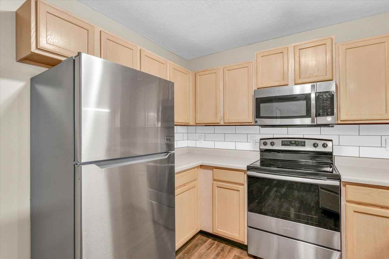 1-6 Rainbow Circle - Photo 6 of 19