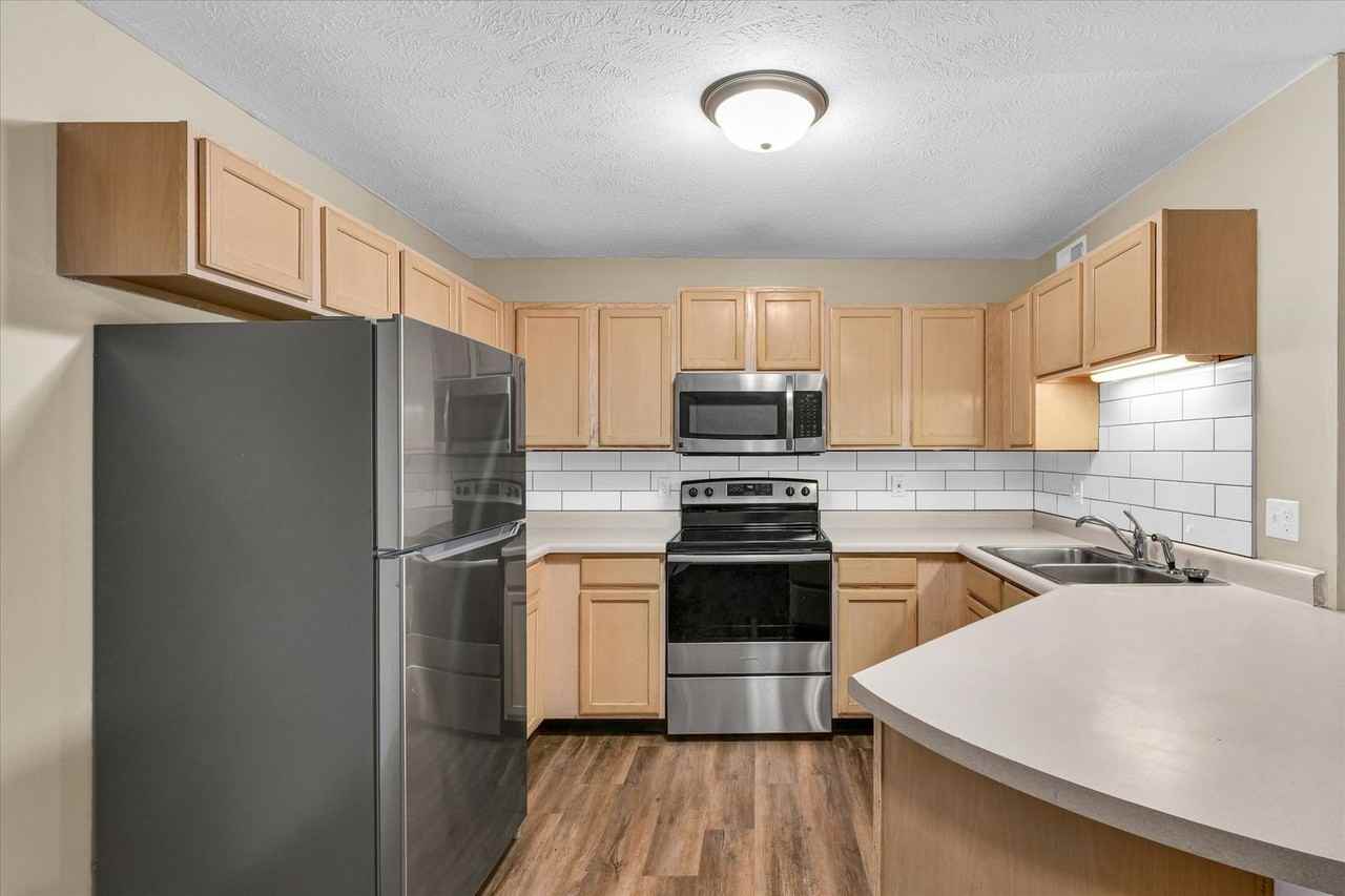 1-6 Rainbow Circle - Photo 7 of 19