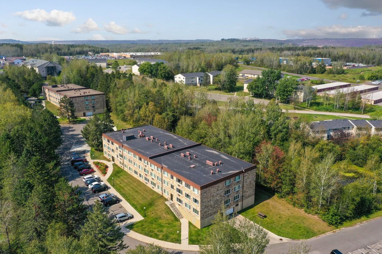 Park Villa Apartments - Photo 2 of 17