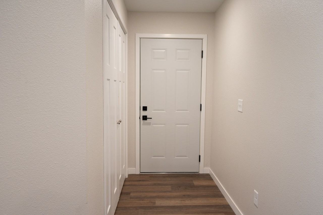 Lakeland Apartments - Photo 3 of 20