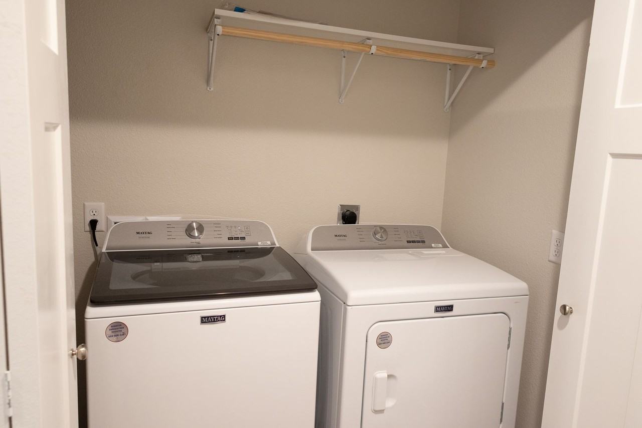 Lakeland Apartments - Photo 4 of 20