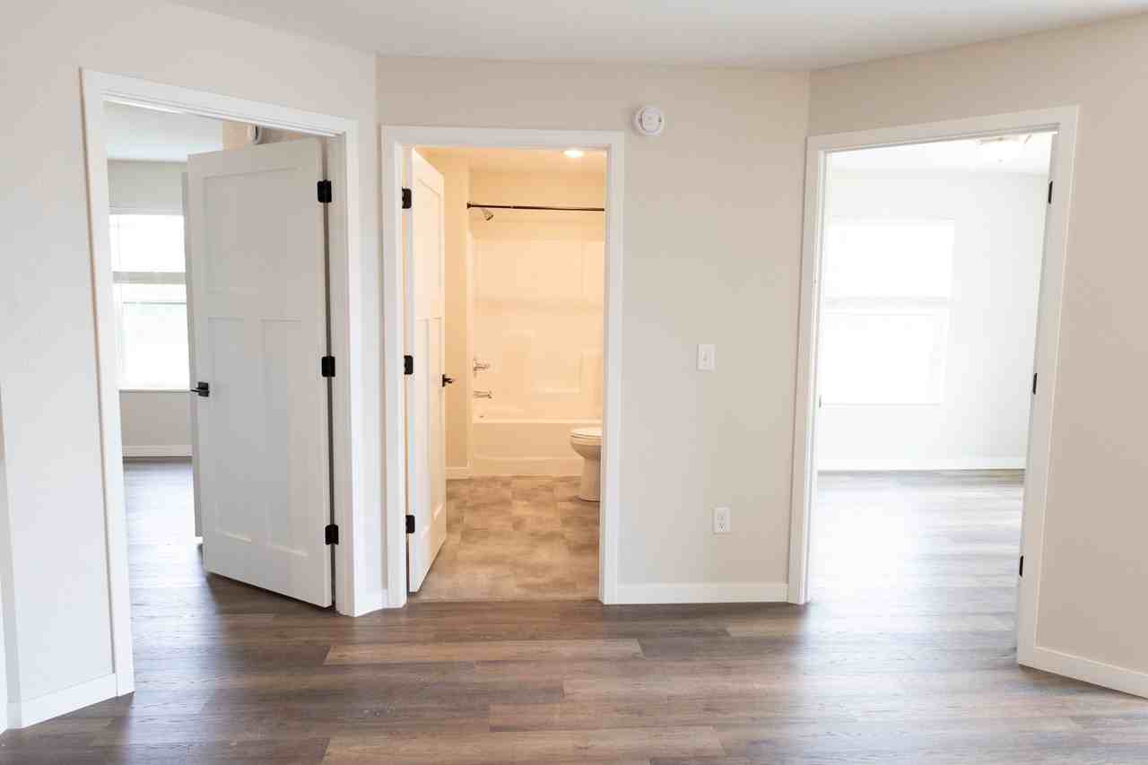 Lakeland Apartments - Photo 7 of 20