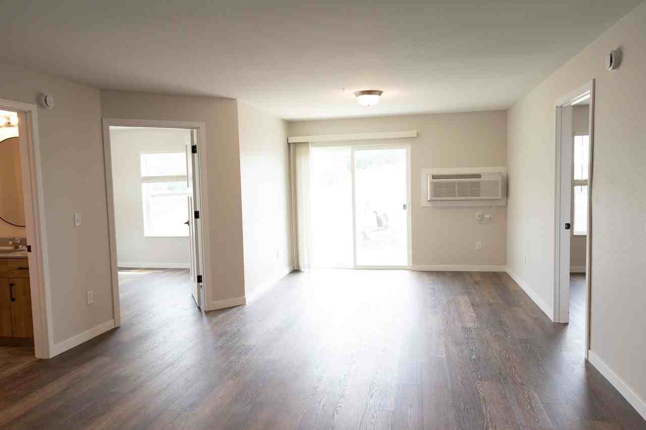 Lakeland Apartments - Photo 4 of 29