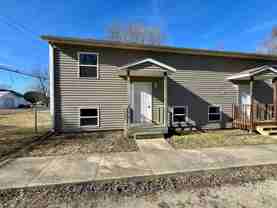 305 E Spencer - Photo 1 of 1