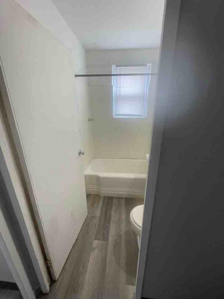 828 SW Illinois Ave - Photo 5 of 7