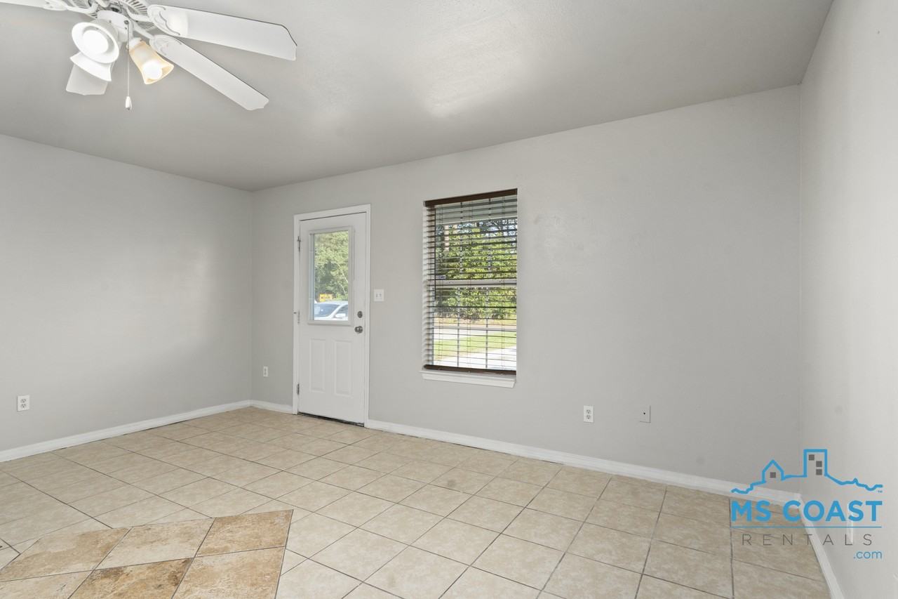1245 37th Street - Photo 3 of 15