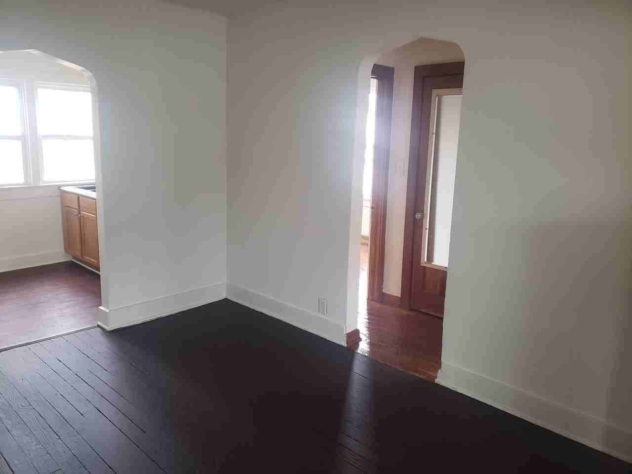 616 W State Blvd - Photo 3 of 17