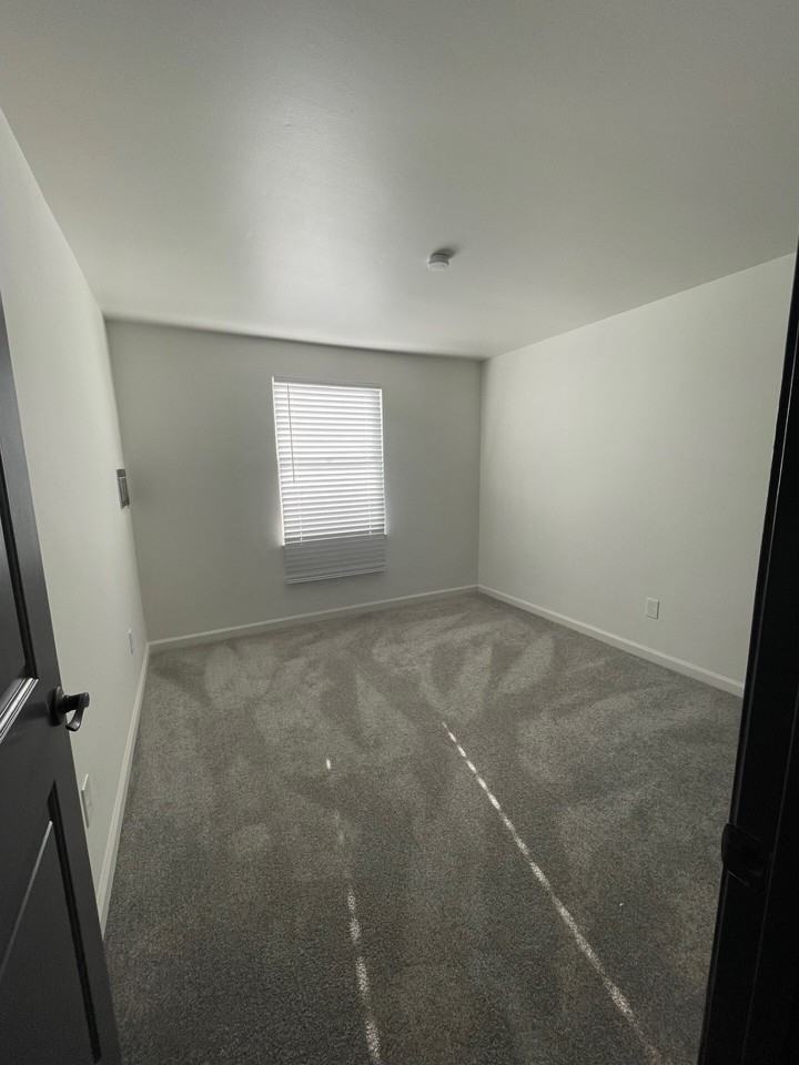 National Road Apartments - Photo 3 of 17