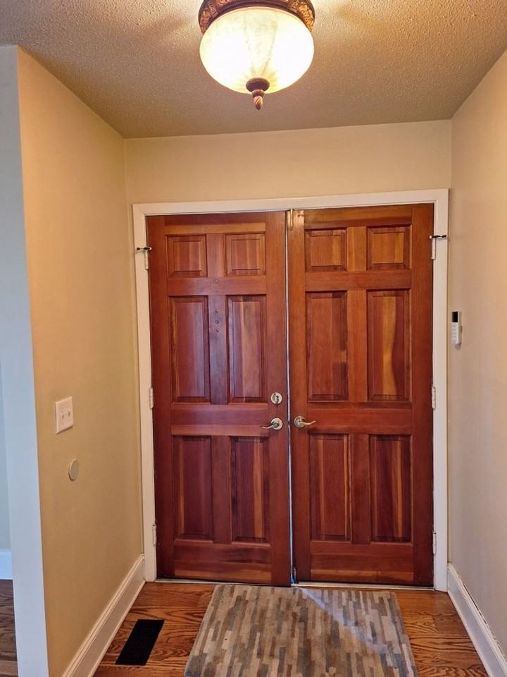 8714 Kingsridge Dr - Photo 3 of 50