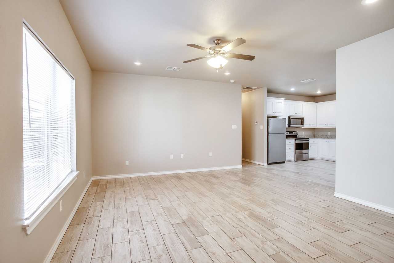 9803 Uvalde Ave - Photo 3 of 17
