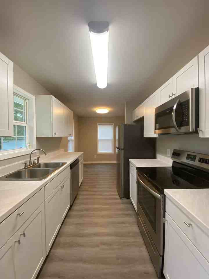 117 Interstate Farm Rd - Photo 2 of 13