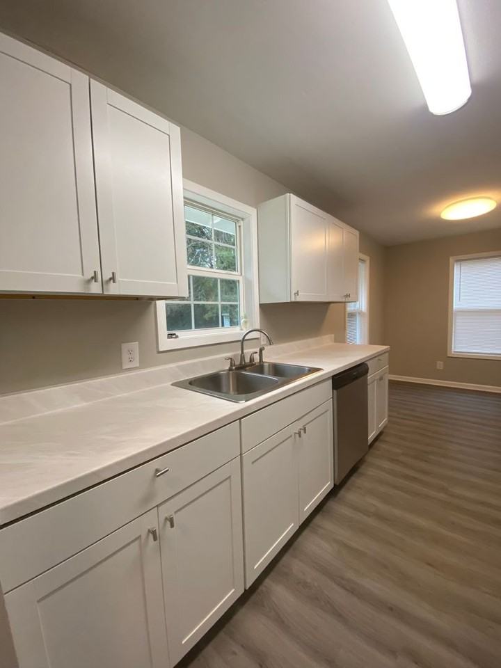 117 Interstate Farm Rd - Photo 4 of 13