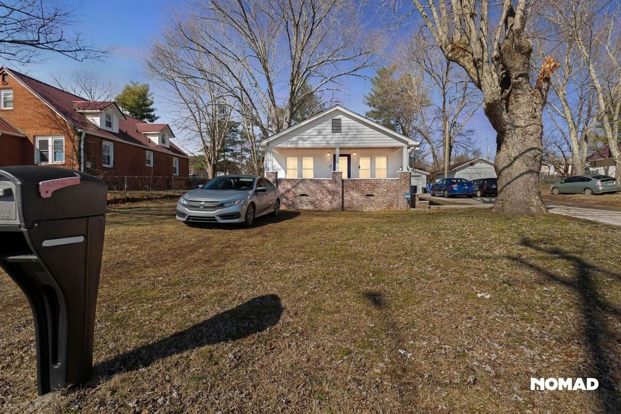 2215 Morningside Dr - Photo 3 of 19