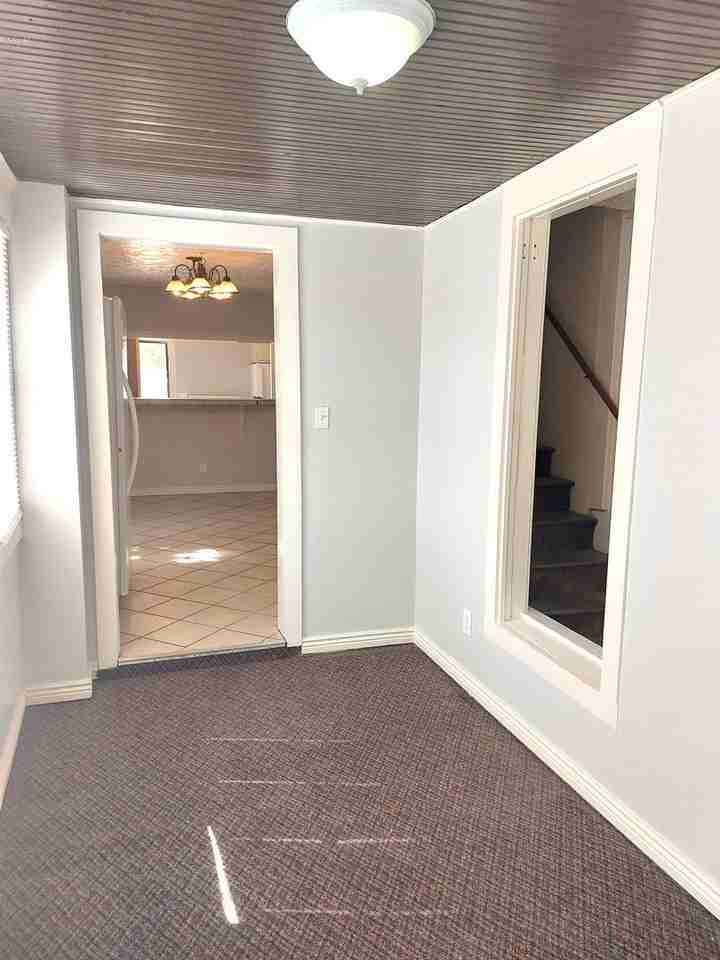 816 20th St - Photo 3 of 26