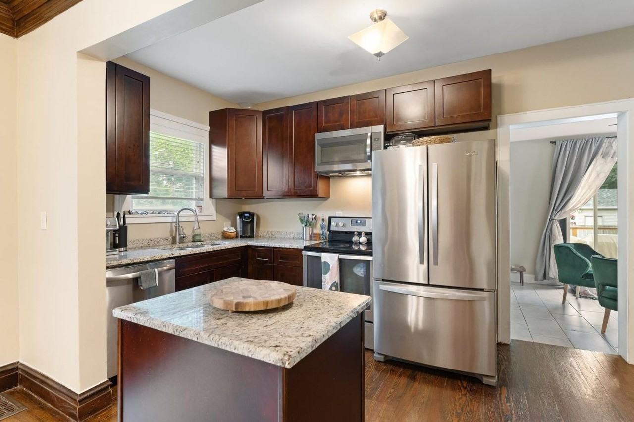 308 Erie St - Photo 6 of 33