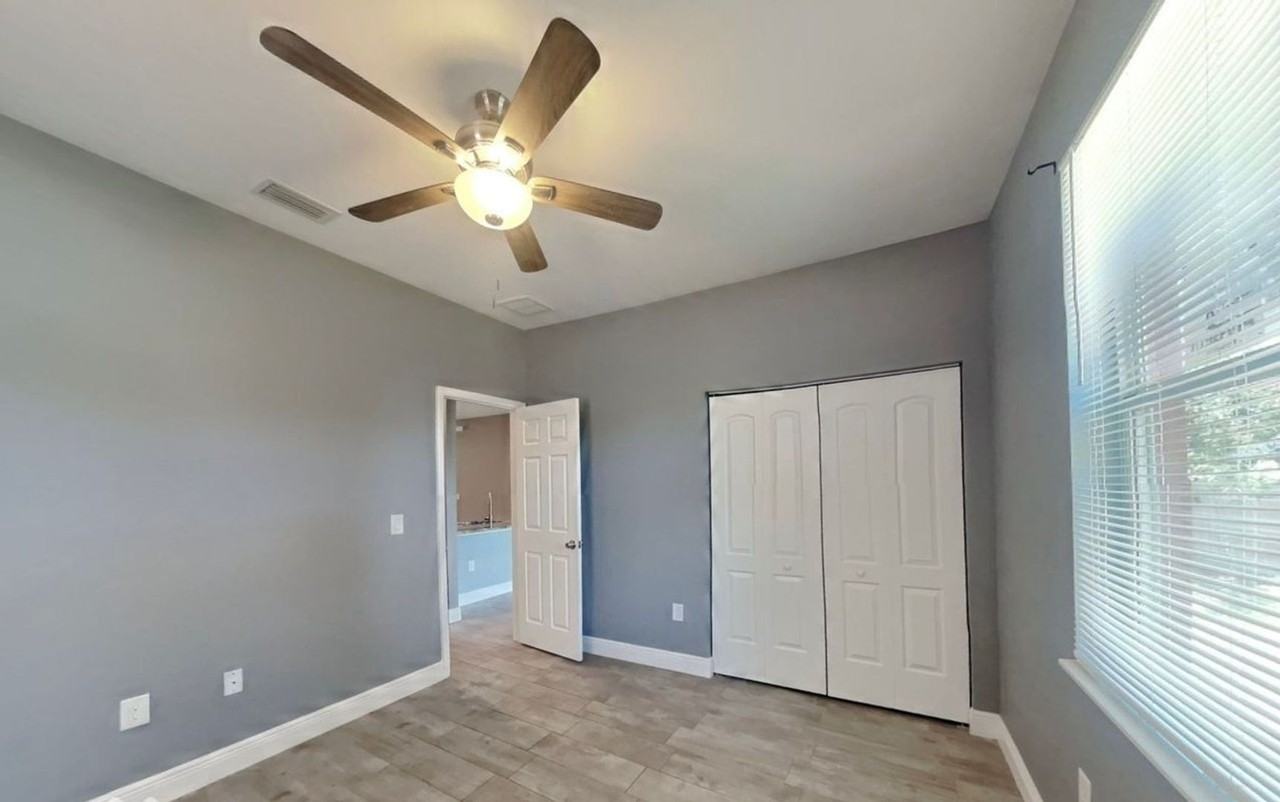 8407 N 17th St - Photo 3 of 16