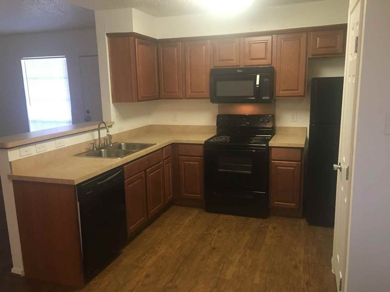 3608B Major St - Photo 2 of 9