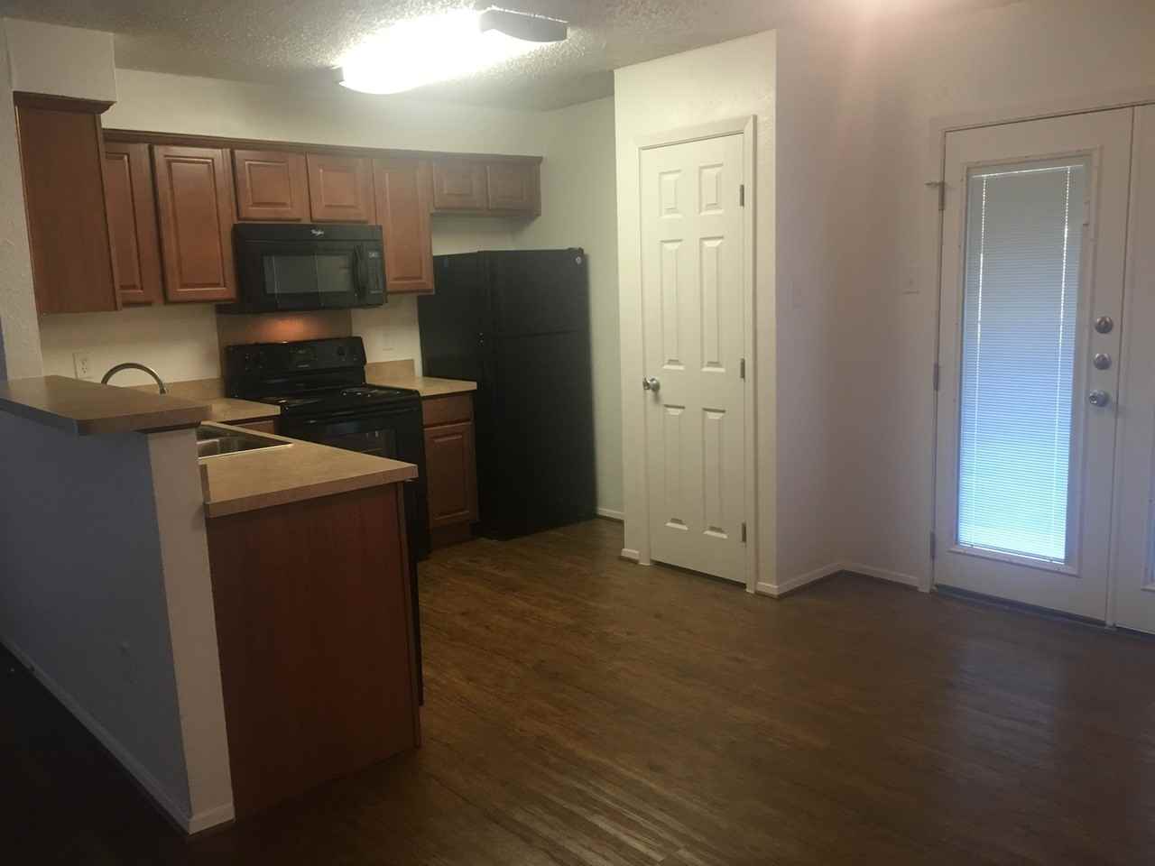 3608B Major St - Photo 3 of 9