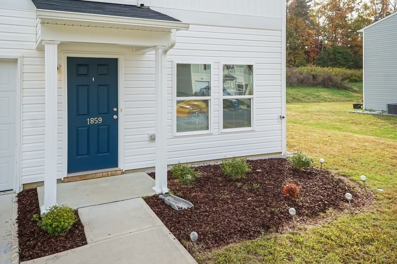 1859 Northside Dr - Photo 3 of 22