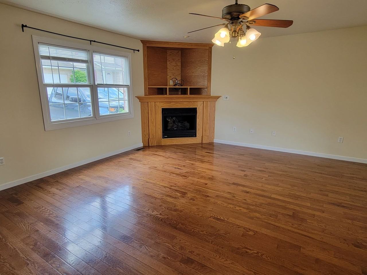 134 Donna Ave - Photo 2 of 24