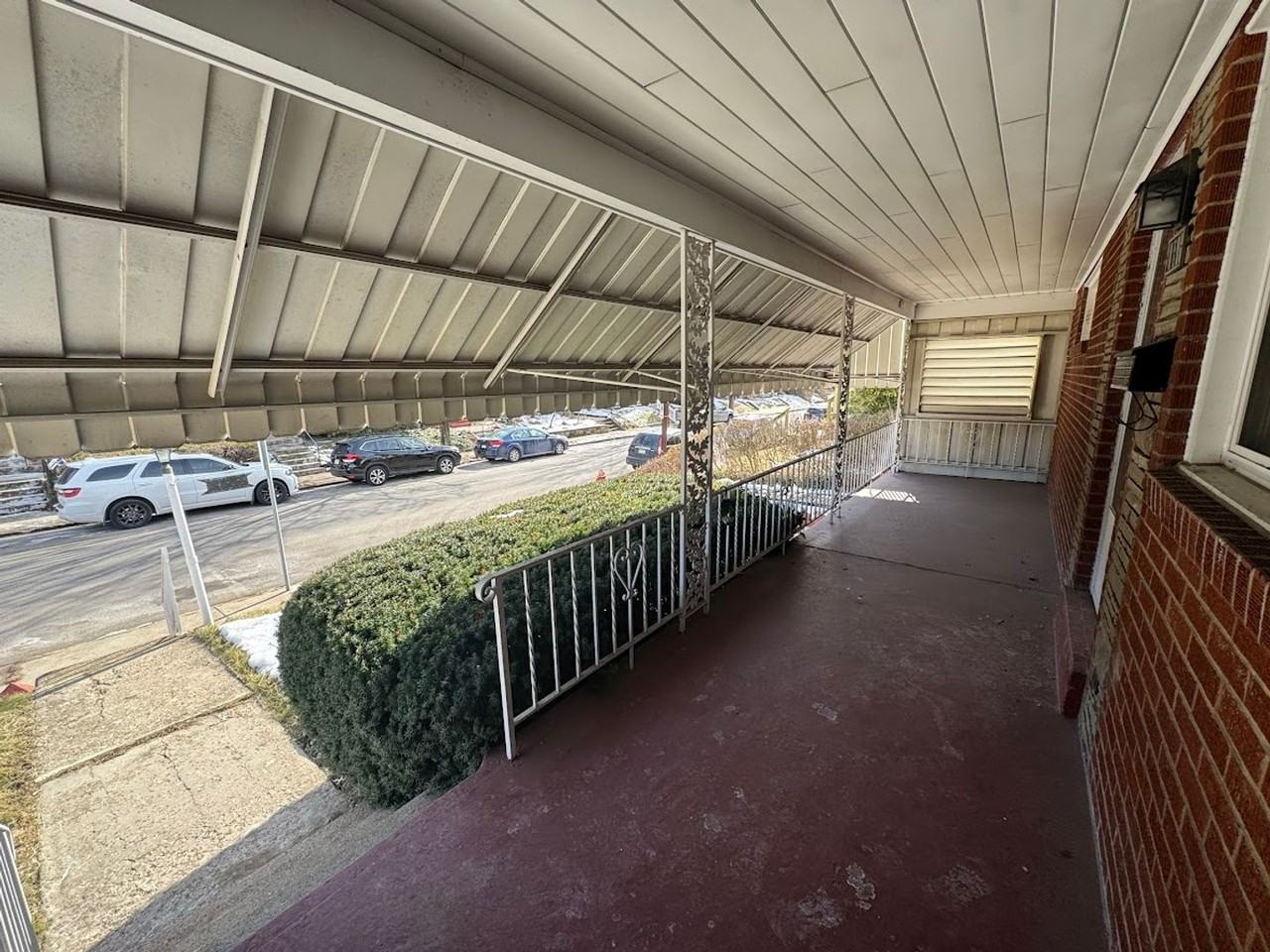 1641 Jancey St - Photo 2 of 36