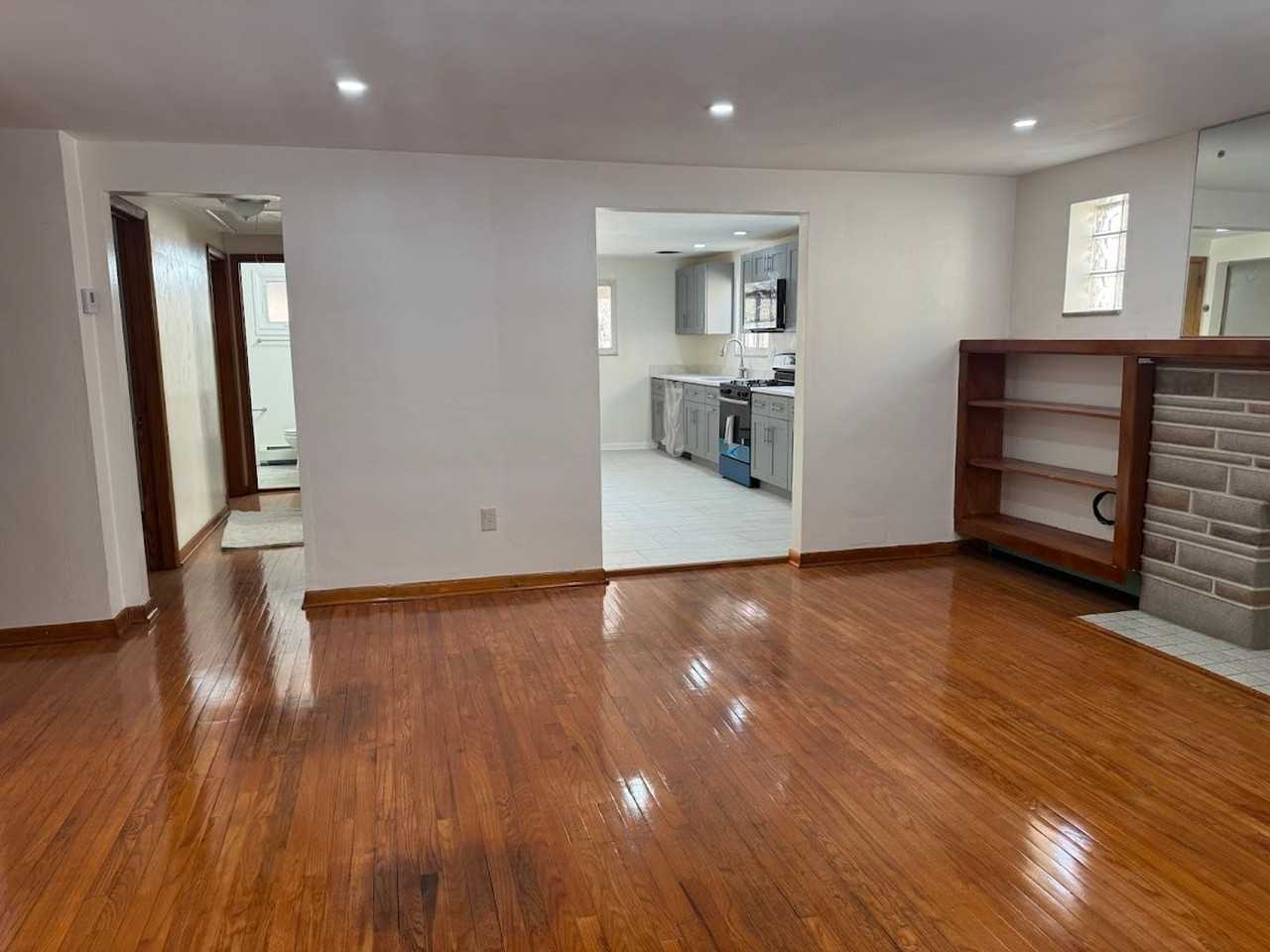 1641 Jancey St - Photo 3 of 36