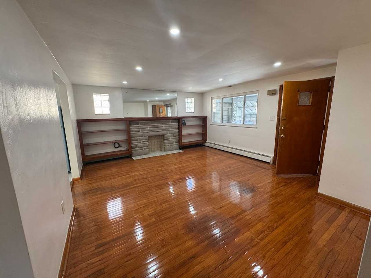 1641 Jancey St - Photo 4 of 36