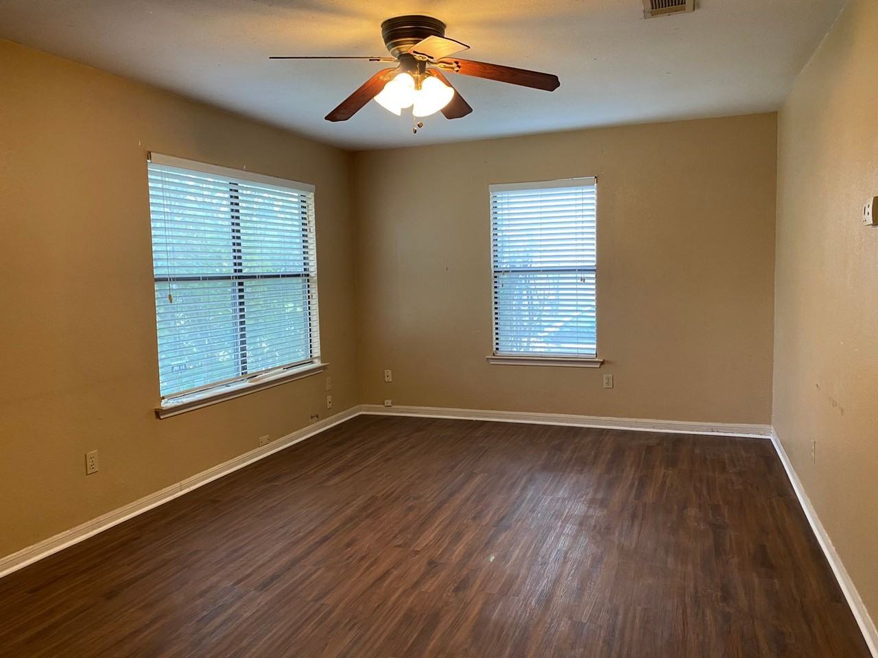 803 E 12th Ave - Photo 2 of 13