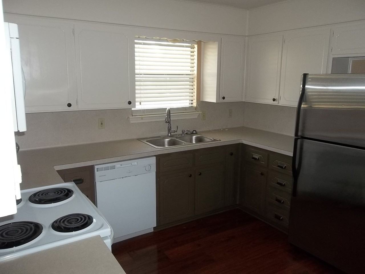803 E 12th Ave - Photo 5 of 13