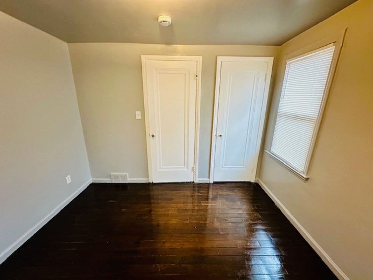 20602 Regent Dr - Photo 3 of 15