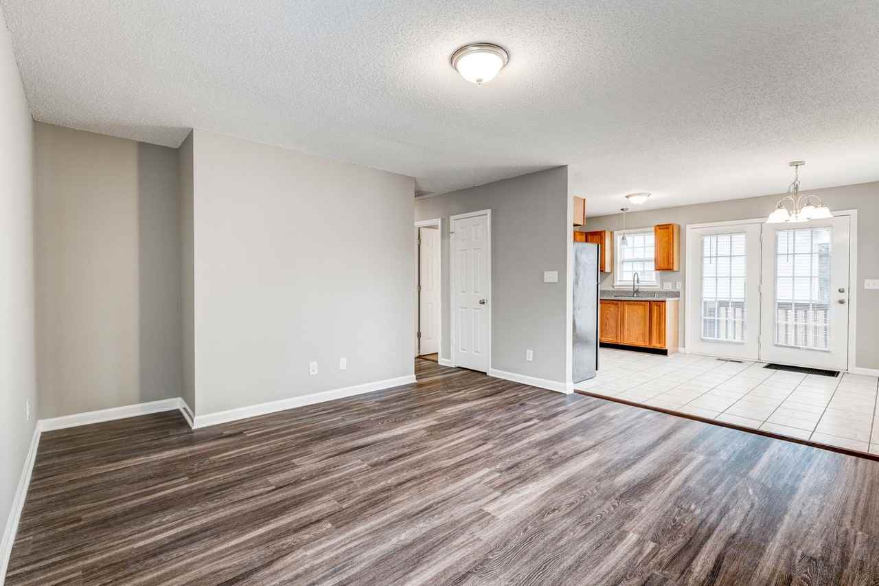 3525 Riverside Dr - Photo 4 of 32