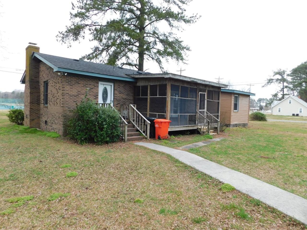 100 Coopers Ln - Photo 2 of 13
