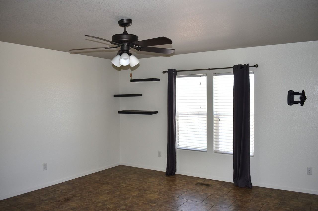 404 W Highway 82 - Photo 6 of 14