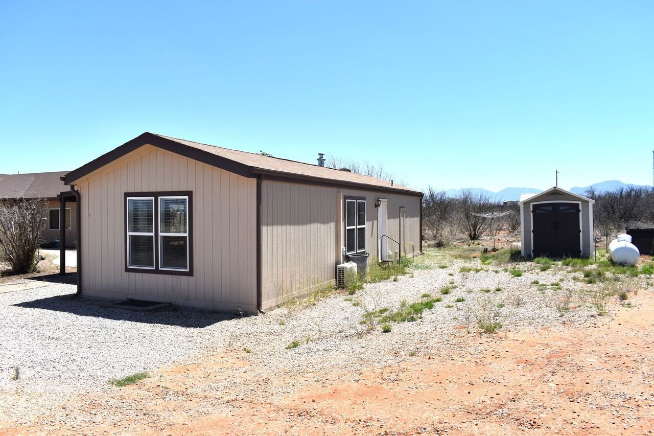 404 W Highway 82 - Photo 7 of 14