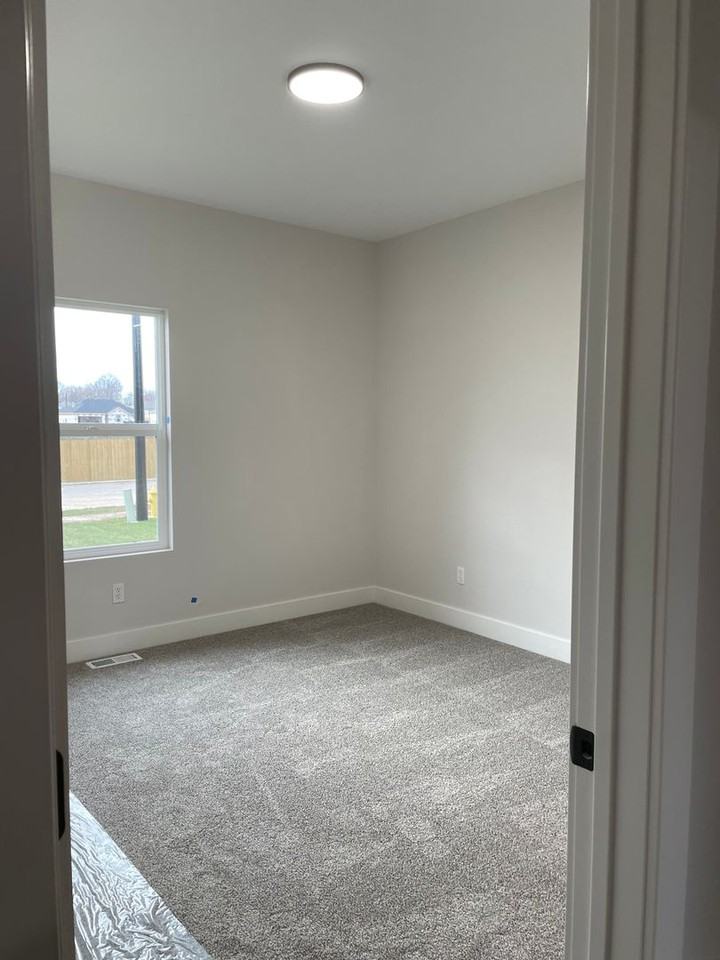 644 N Dean Ln - Photo 3 of 10