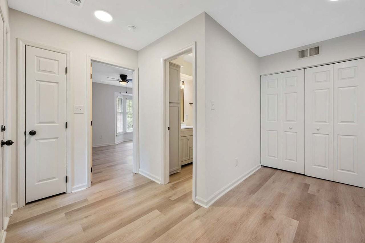 2850 Edridge Ct #102 - Photo 6 of 12