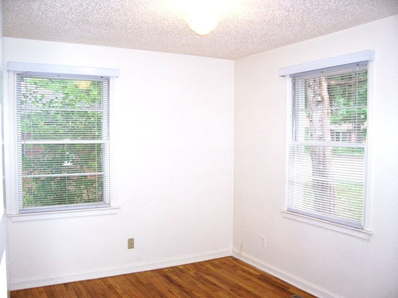 55 Circle Dr - Photo 2 of 7