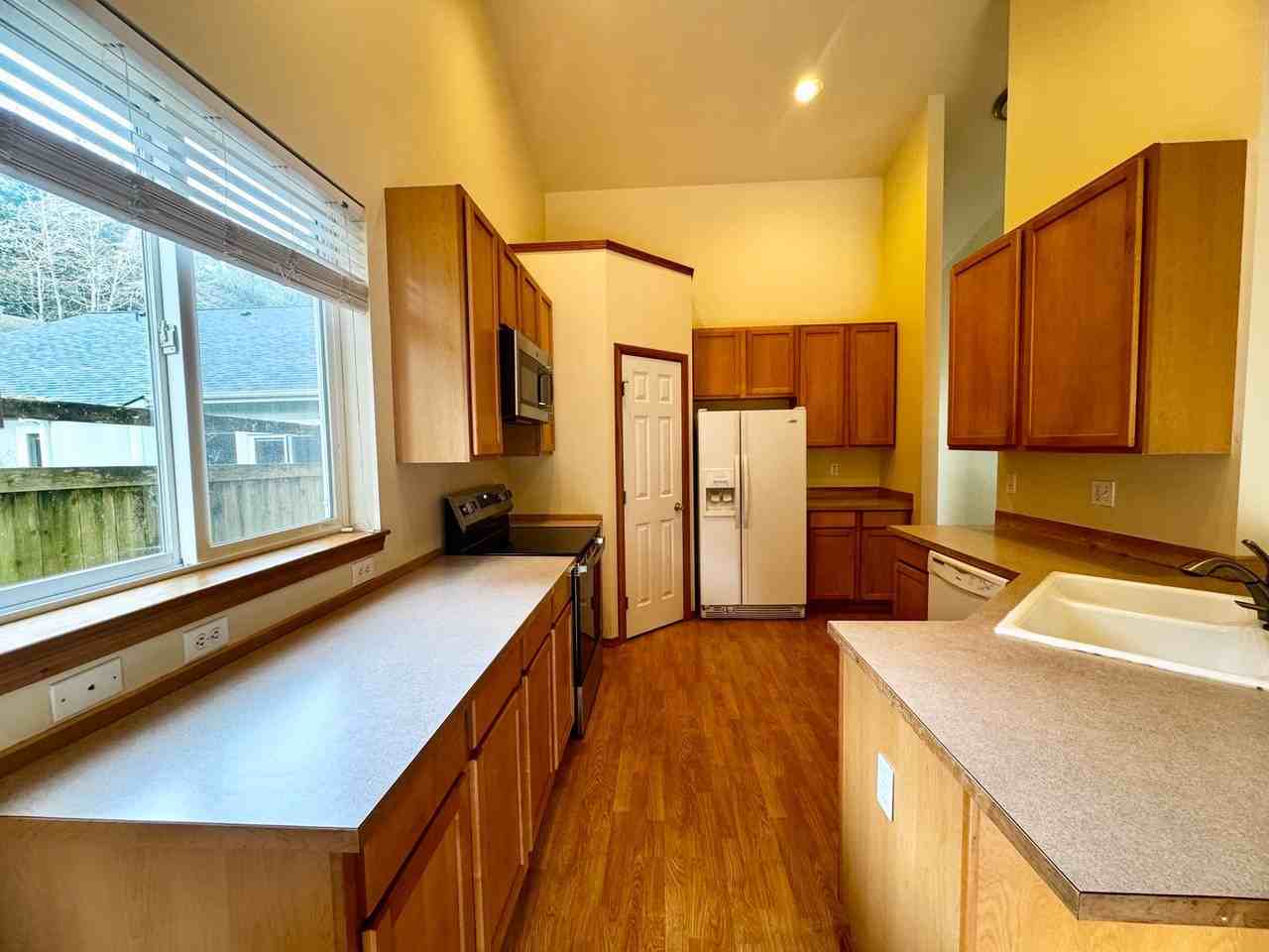 6427 Ne Pear St - Photo 5 of 16